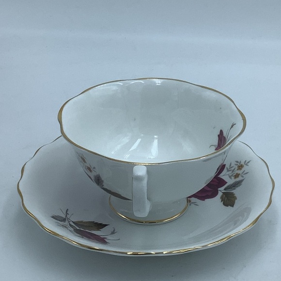 Royal Dover English Bone China Rose Teacup and Saucer - Picture 4 of 12